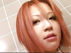 - Erat dan jalang berambut merah sayang pussy fondling di kamar mandi