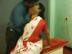 India bibi berhubungan sex di tempat kerja